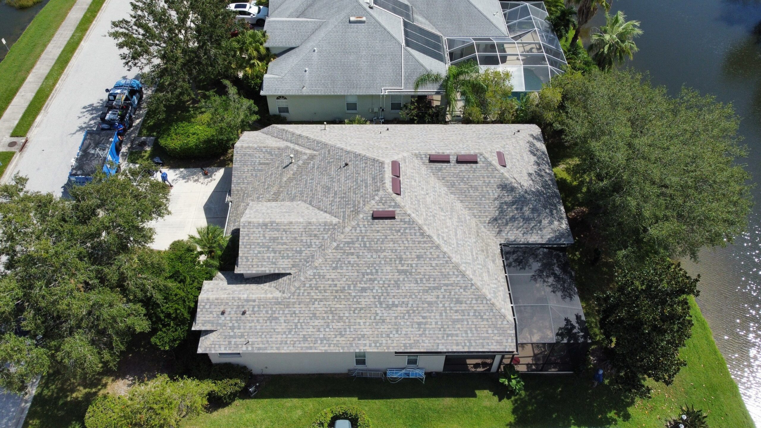 Navigating Roofing Options in Palmetto: Material Selection Guide